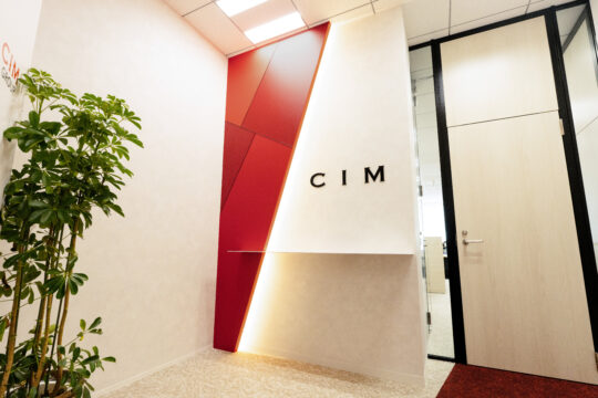 コーポレートアイデンティティで魅せるオフィスデザイン