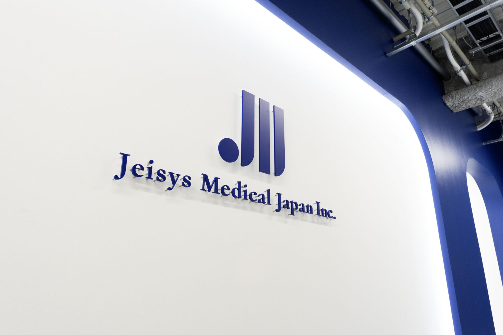 共通のコンセプトを基にした “ここにしかない”オフィス