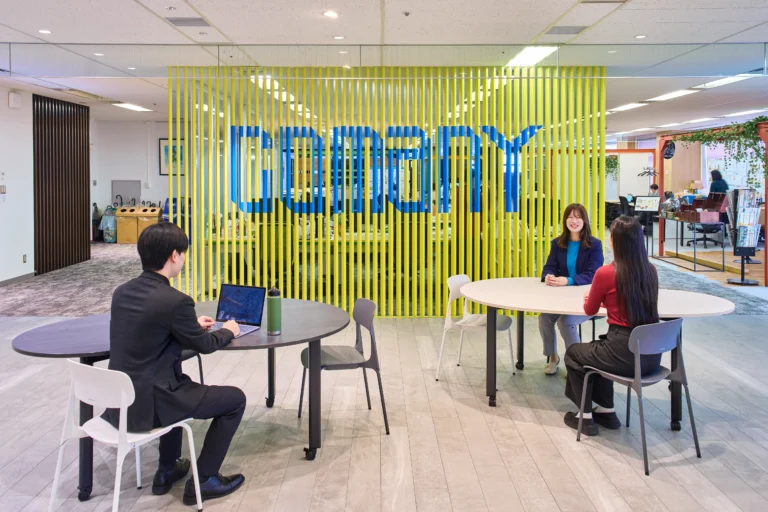 コマニー株式会社オフィス環境営業所スライド1